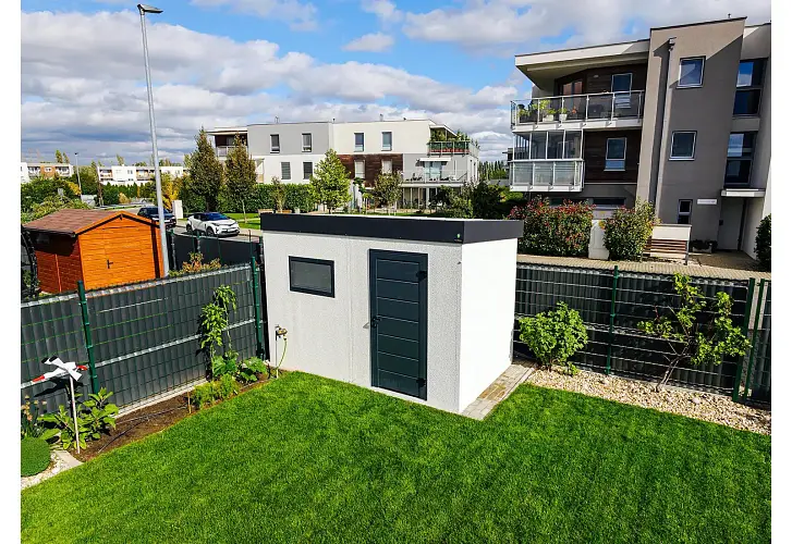 gardeon-zahradni-domek-s-dvermi-hormann-a-oknem-img-gardeon_houses~~ghs_3500_2000~~v2~~1~~sk_6865-se-senec_1000557-fd-3 (1).webp