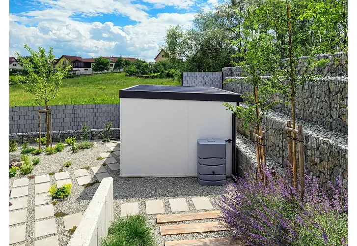 gardeon-zahradni-domek-se-dvema-dvermi-a-dvema-svetliky-img-gardeon_custom~~custom_5000_3000~~2~~sk_6908-za-horky_mf80465-fd-3 (1).webp