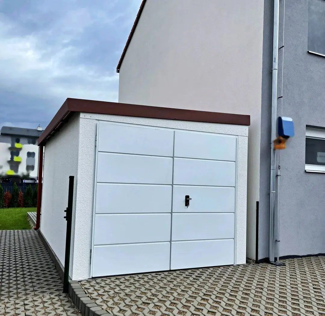 Garáž u&nbsp;rodinného domu 3 x 5 m