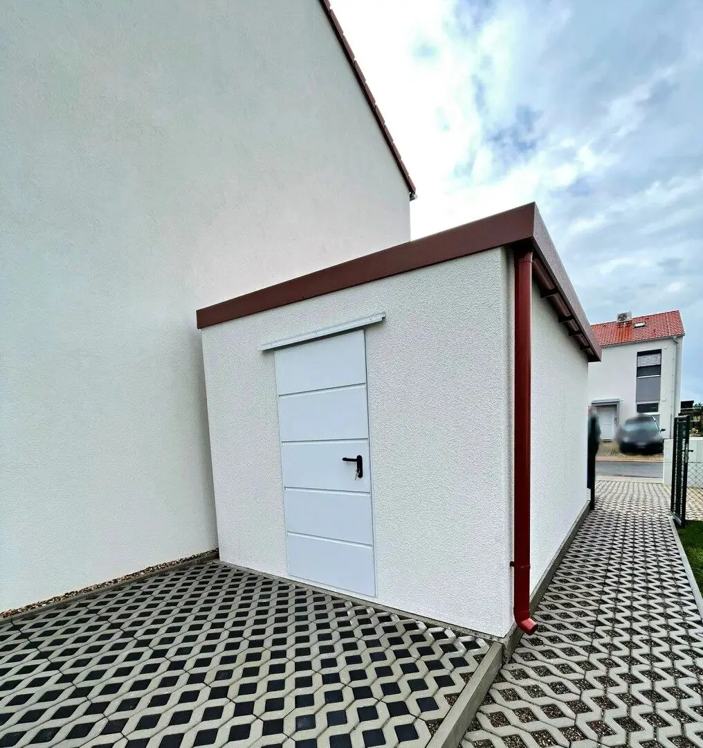 Garáž u&nbsp;rodinného domu 3 x 5 m